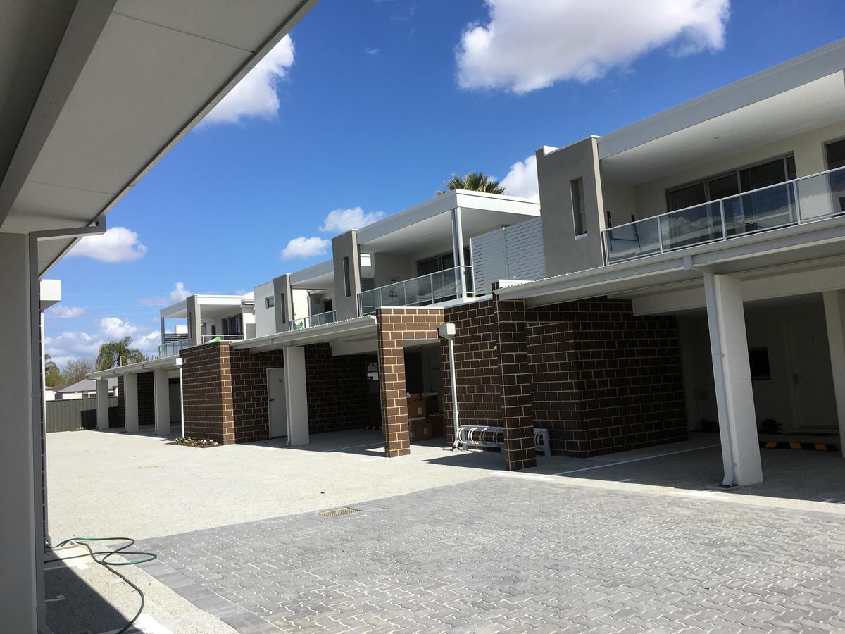 Apartment In Queens Park Perth Exterior photo